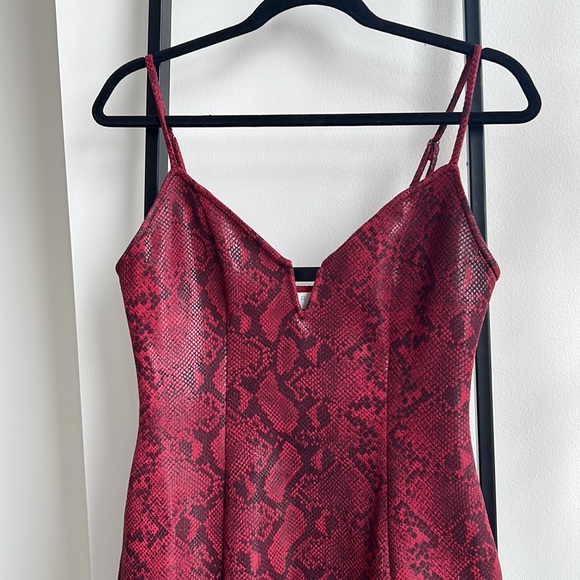 Red snakeskin dress - Picture 2 of 2